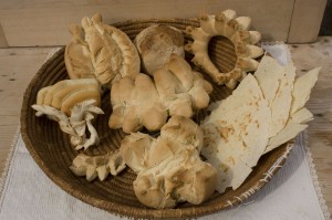 Sardische Brotbackkunst -Coccoi und Pane Carasau
